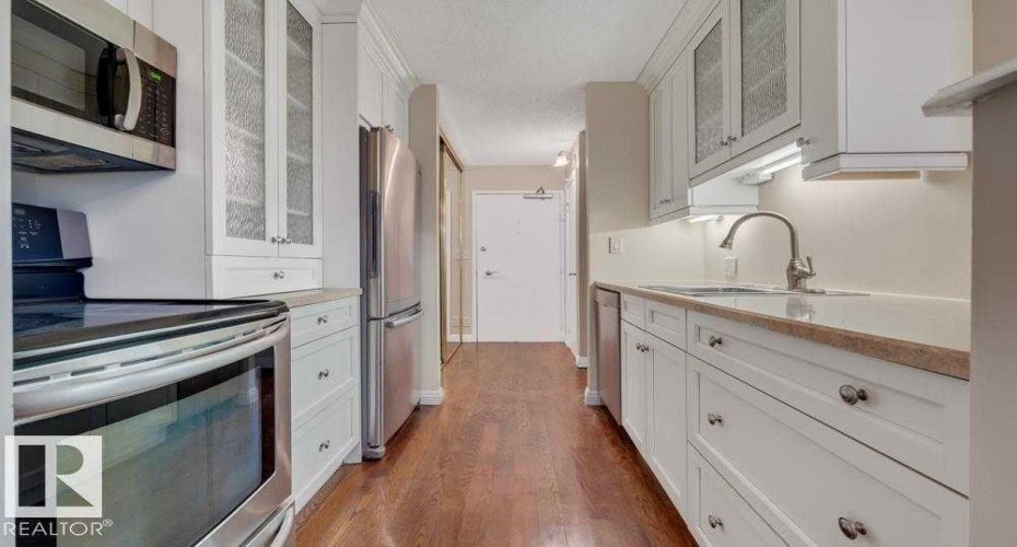 11307 99 Avenue, Edmonton, Alberta T5K 0H2, 2 Bedrooms Bedrooms, ,1 BathroomBathrooms,Residential,For Sale,99,A2278975