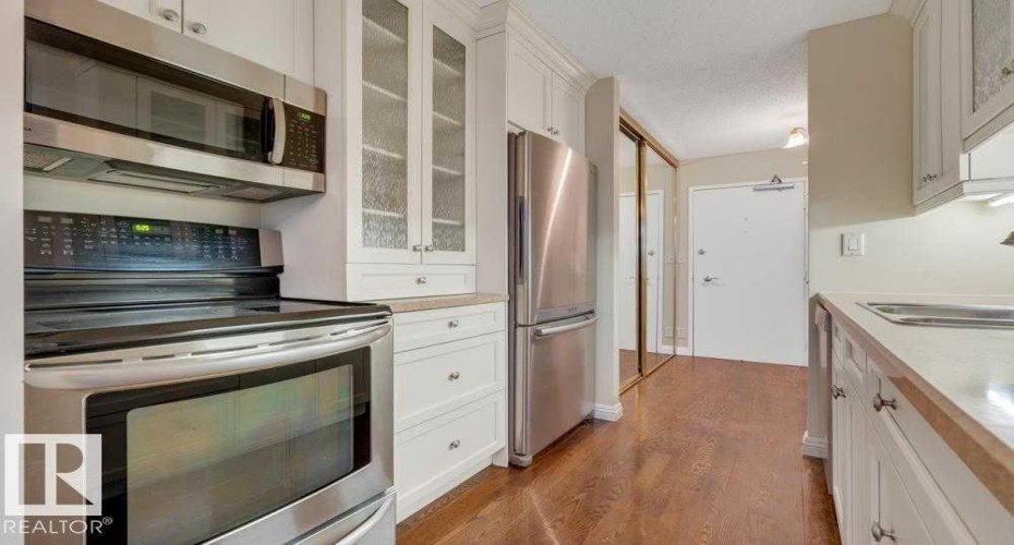 11307 99 Avenue, Edmonton, Alberta T5K 0H2, 2 Bedrooms Bedrooms, ,1 BathroomBathrooms,Residential,For Sale,99,A2278975