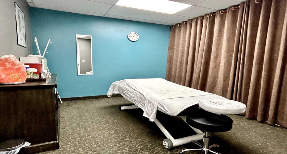 5403 Crowchild Trail, Calgary, Alberta T3B 4Z1, ,Commercial,For Lease,Crowchild,A2278988