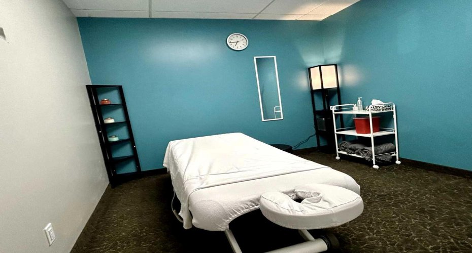 5403 Crowchild Trail, Calgary, Alberta T3B 4Z1, ,Commercial,For Lease,Crowchild,A2278988