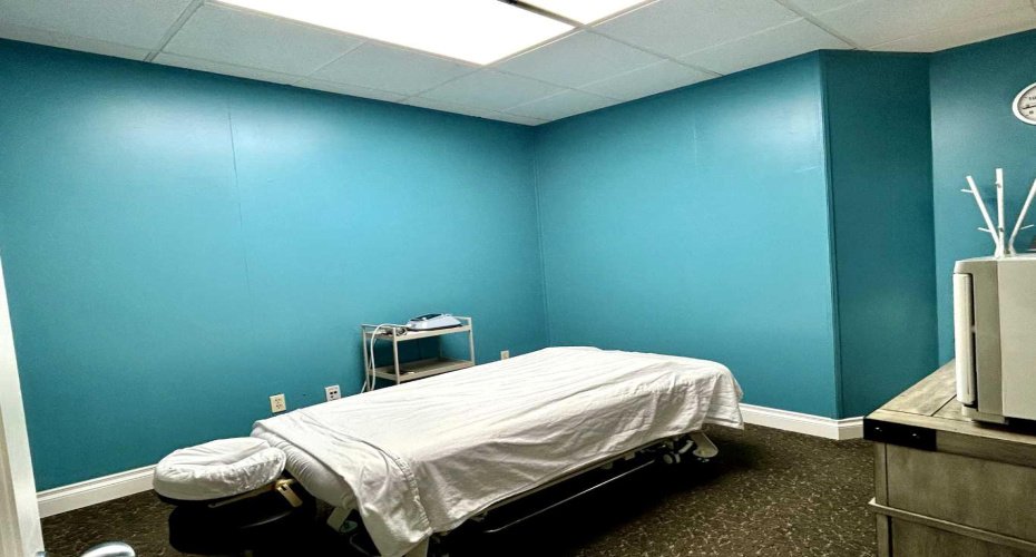 5403 Crowchild Trail, Calgary, Alberta T3B 4Z1, ,Commercial,For Lease,Crowchild,A2278988