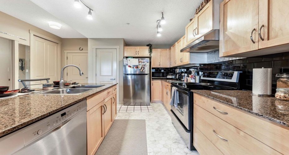 5605 Henwood Street, Calgary, Alberta T3E 7R2, 1 Bedroom Bedrooms, ,1 BathroomBathrooms,Residential,For Sale,Henwood,A2278112