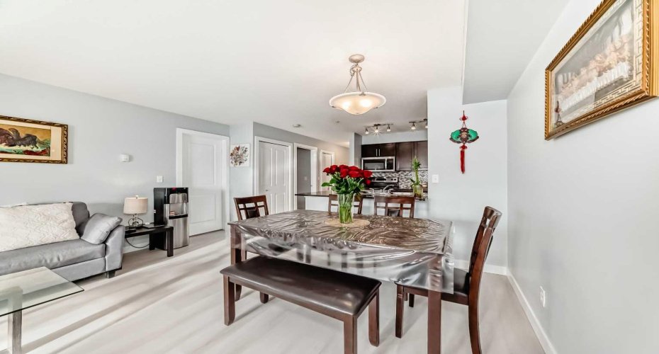 5 Saddlestone Way, Calgary, Alberta T3J 0S2, 2 Bedrooms Bedrooms, ,1 BathroomBathrooms,Residential,For Sale,Way,A2278472