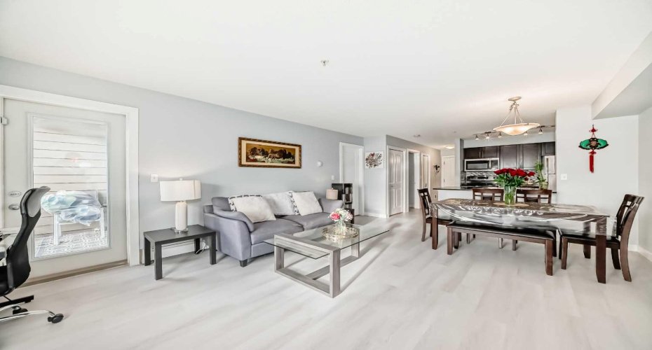 5 Saddlestone Way, Calgary, Alberta T3J 0S2, 2 Bedrooms Bedrooms, ,1 BathroomBathrooms,Residential,For Sale,Way,A2278472