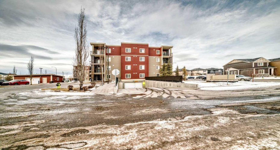 5 Saddlestone Way, Calgary, Alberta T3J 0S2, 2 Bedrooms Bedrooms, ,1 BathroomBathrooms,Residential,For Sale,Way,A2278472