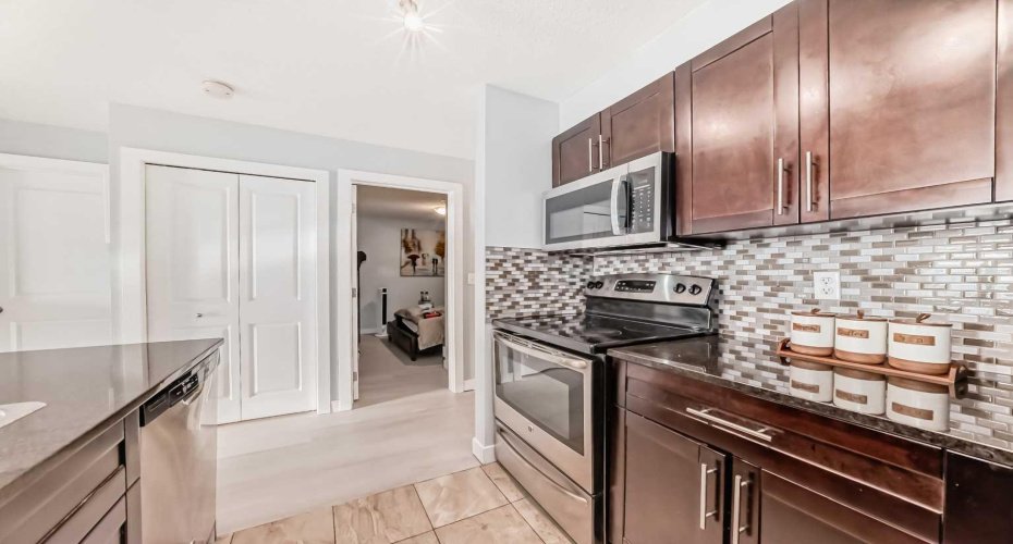 5 Saddlestone Way, Calgary, Alberta T3J 0S2, 2 Bedrooms Bedrooms, ,1 BathroomBathrooms,Residential,For Sale,Way,A2278472