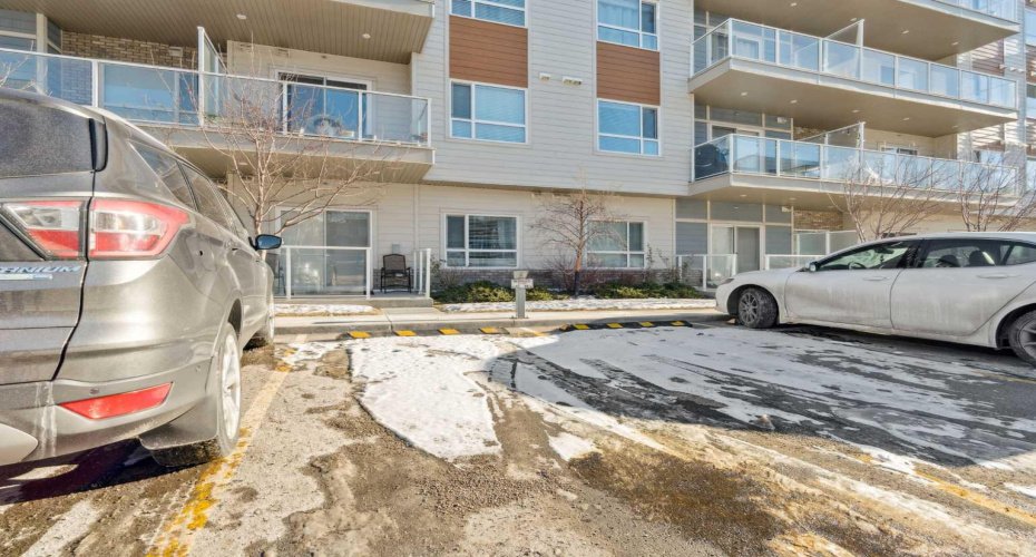 370 Harvest Hills Common, Calgary, Alberta T3K 2M8, 2 Bedrooms Bedrooms, ,1 BathroomBathrooms,Residential,For Sale,Harvest Hills,A2278506