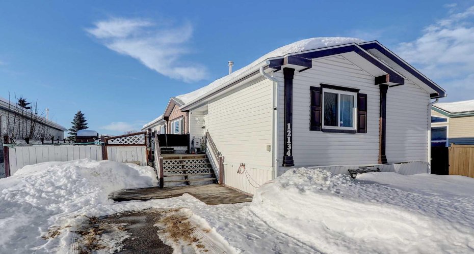 12134 97B Street, Grande Prairie, Alberta T8V7P2, 3 Bedrooms Bedrooms, ,2 BathroomsBathrooms,Residential,For Sale,97B,A2278607