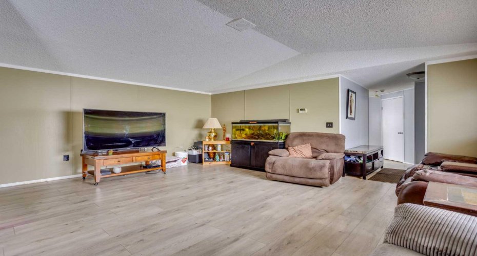 209 Waterhouse Street, Fort McMurray, Alberta T9K2T1, 3 Bedrooms Bedrooms, ,2 BathroomsBathrooms,Residential,For Sale,Waterhouse,A2278618