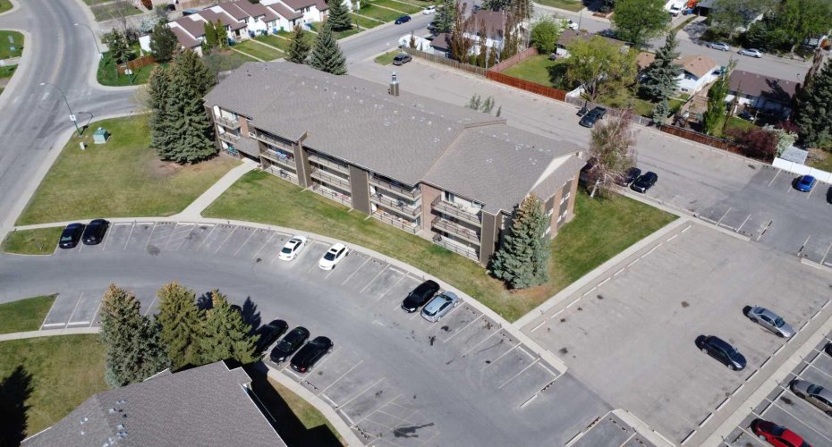 405 Columbia Boulevard, Lethbridge, Alberta T1K 4R6, 2 Bedrooms Bedrooms, ,1 BathroomBathrooms,Residential,For Sale,Columbia,A2278622