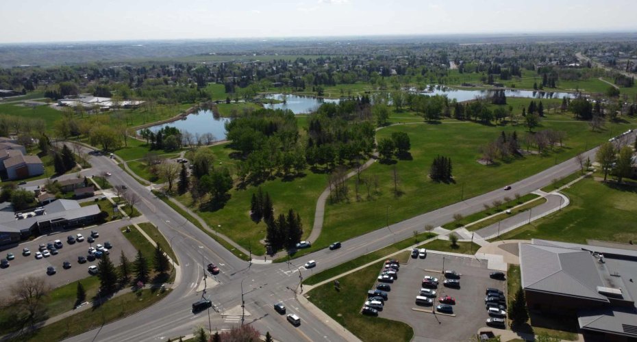 405 Columbia Boulevard, Lethbridge, Alberta T1K 4R6, 2 Bedrooms Bedrooms, ,1 BathroomBathrooms,Residential,For Sale,Columbia,A2278622