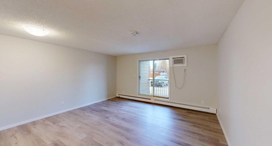 405 Columbia Boulevard, Lethbridge, Alberta T1K 4R6, 2 Bedrooms Bedrooms, ,1 BathroomBathrooms,Residential,For Sale,Columbia,A2278622