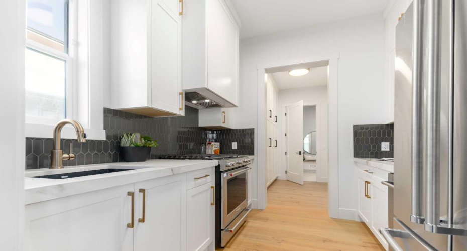 200 Pondside Place, Rural Rocky View County, Alberta T3L 0H6, 7 Bedrooms Bedrooms, ,7 BathroomsBathrooms,Residential,For Sale,Pondside,A2278665