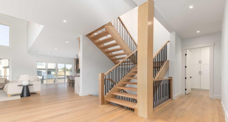 200 Pondside Place, Rural Rocky View County, Alberta T3L 0H6, 7 Bedrooms Bedrooms, ,7 BathroomsBathrooms,Residential,For Sale,Pondside,A2278665