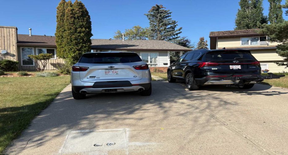 40 Cayuga Crescent, Lethbridge, Alberta T1K 5H5, 3 Bedrooms Bedrooms, ,2 BathroomsBathrooms,Residential,For Sale,Cayuga,A2278672