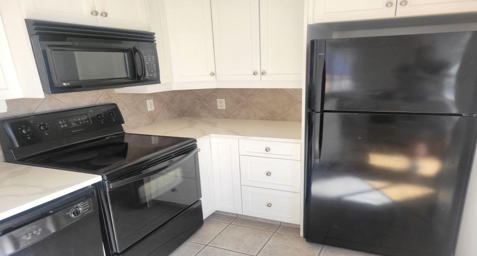 323 18 Avenue, Calgary, Alberta T2S0C4, 1 Bedroom Bedrooms, ,1 BathroomBathrooms,Residential,For Sale,18,A2278126