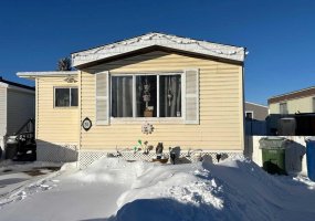 649 Main Street, Airdrie, Alberta T4B 1Z7, 3 Bedrooms Bedrooms, ,2 BathroomsBathrooms,Mobile,For Sale,Main,A2279085