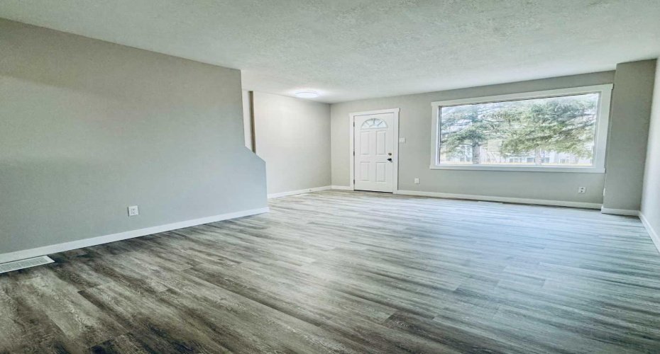 2211 19 Street, Calgary, Alberta T2E 4Y5, 3 Bedrooms Bedrooms, ,1 BathroomBathrooms,Residential,For Sale,19,A2279118
