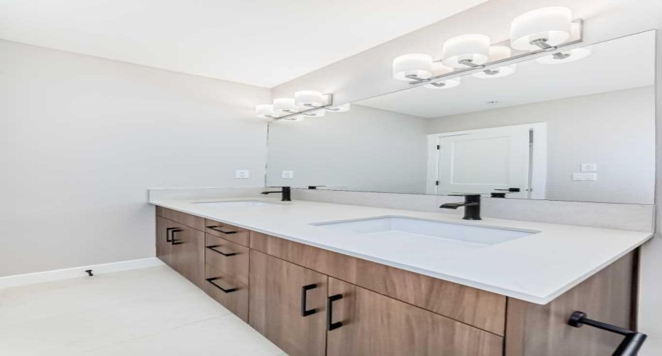3700 Seton Avenue, Calgary, Alberta T3H 2P5, 2 Bedrooms Bedrooms, ,2 BathroomsBathrooms,Residential,For Sale,Seton,A2279273