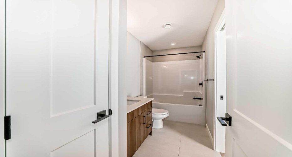 3700 Seton Avenue, Calgary, Alberta T3H 2P5, 2 Bedrooms Bedrooms, ,2 BathroomsBathrooms,Residential,For Sale,Seton,A2279273