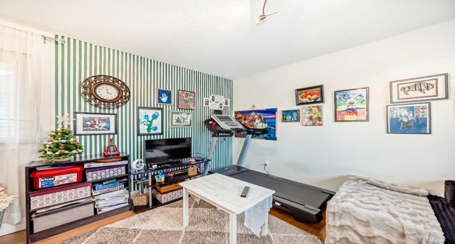 66 Glamis Green, Calgary, Alberta T3E6V1, 2 Bedrooms Bedrooms, ,2 BathroomsBathrooms,Residential,For Sale,Glamis,A2277972