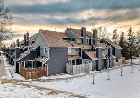 66 Glamis Green, Calgary, Alberta T3E6V1, 2 Bedrooms Bedrooms, ,2 BathroomsBathrooms,Residential,For Sale,Glamis,A2277972