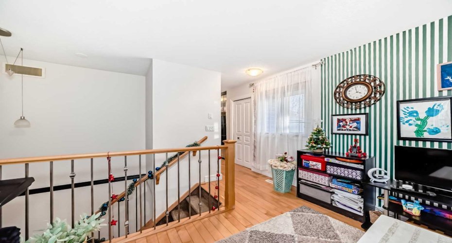 66 Glamis Green, Calgary, Alberta T3E6V1, 2 Bedrooms Bedrooms, ,2 BathroomsBathrooms,Residential,For Sale,Glamis,A2277972