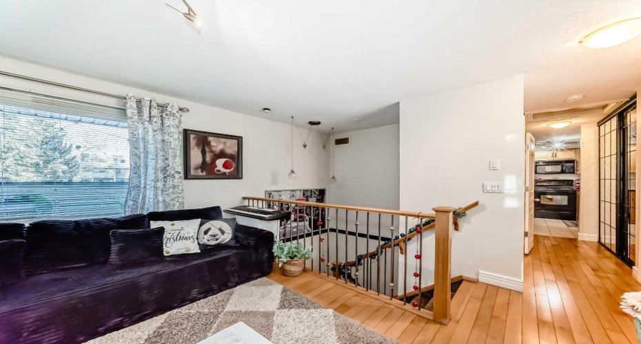 66 Glamis Green, Calgary, Alberta T3E6V1, 2 Bedrooms Bedrooms, ,2 BathroomsBathrooms,Residential,For Sale,Glamis,A2277972