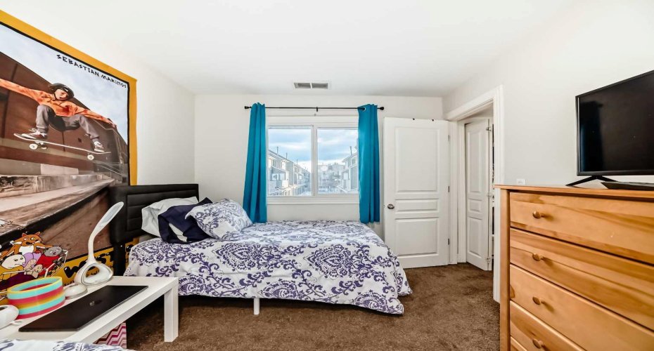 66 Glamis Green, Calgary, Alberta T3E6V1, 2 Bedrooms Bedrooms, ,2 BathroomsBathrooms,Residential,For Sale,Glamis,A2277972