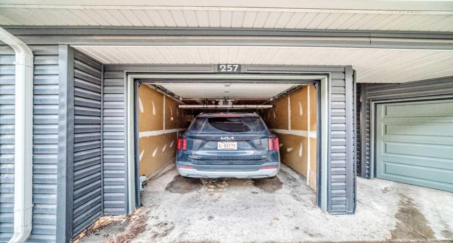 66 Glamis Green, Calgary, Alberta T3E6V1, 2 Bedrooms Bedrooms, ,2 BathroomsBathrooms,Residential,For Sale,Glamis,A2277972