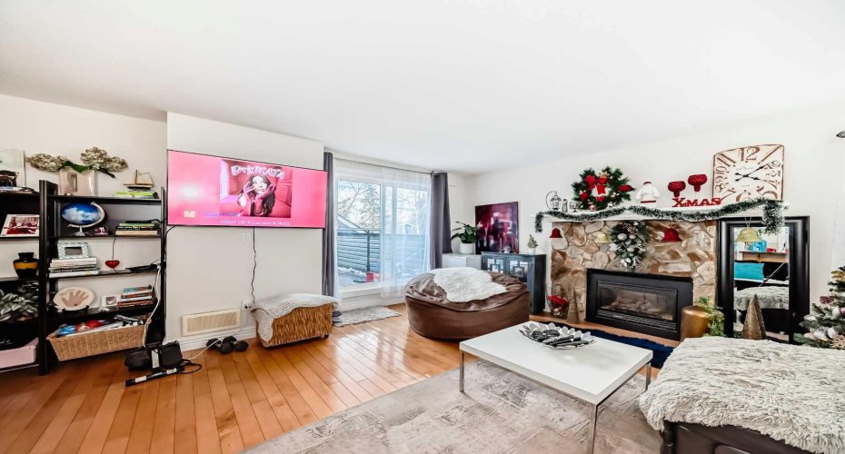 66 Glamis Green, Calgary, Alberta T3E6V1, 2 Bedrooms Bedrooms, ,2 BathroomsBathrooms,Residential,For Sale,Glamis,A2277972