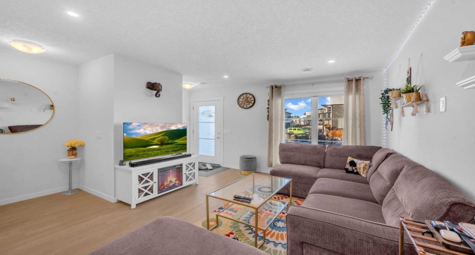 474 Seton Circle, Calgary, Alberta T3M 3P6, 2 Bedrooms Bedrooms, ,3 BathroomsBathrooms,Residential,For Sale,Seton,A2274673