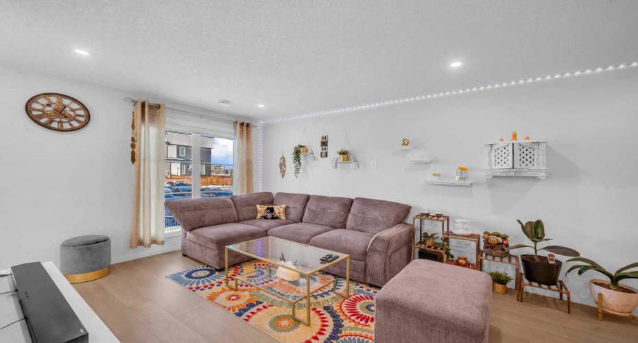 474 Seton Circle, Calgary, Alberta T3M 3P6, 2 Bedrooms Bedrooms, ,3 BathroomsBathrooms,Residential,For Sale,Seton,A2274673