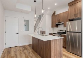 156 Park Street, Cochrane, Alberta T4C 3H3, 3 Bedrooms Bedrooms, ,2 BathroomsBathrooms,Residential,For Sale,Park,A2279344