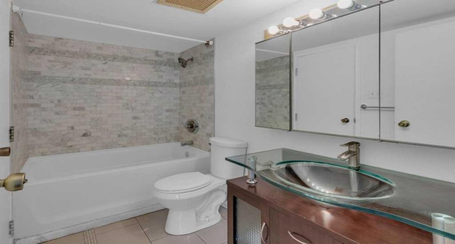 1202 13 Avenue, Calgary, Alberta T3C0T1, 1 Bedroom Bedrooms, ,1 BathroomBathrooms,Residential,For Sale,13,A2278365