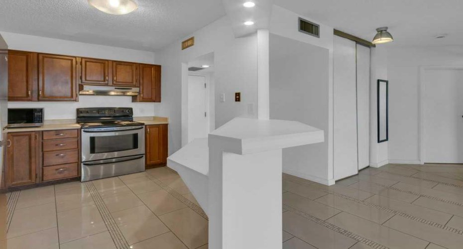 1202 13 Avenue, Calgary, Alberta T3C0T1, 1 Bedroom Bedrooms, ,1 BathroomBathrooms,Residential,For Sale,13,A2278365