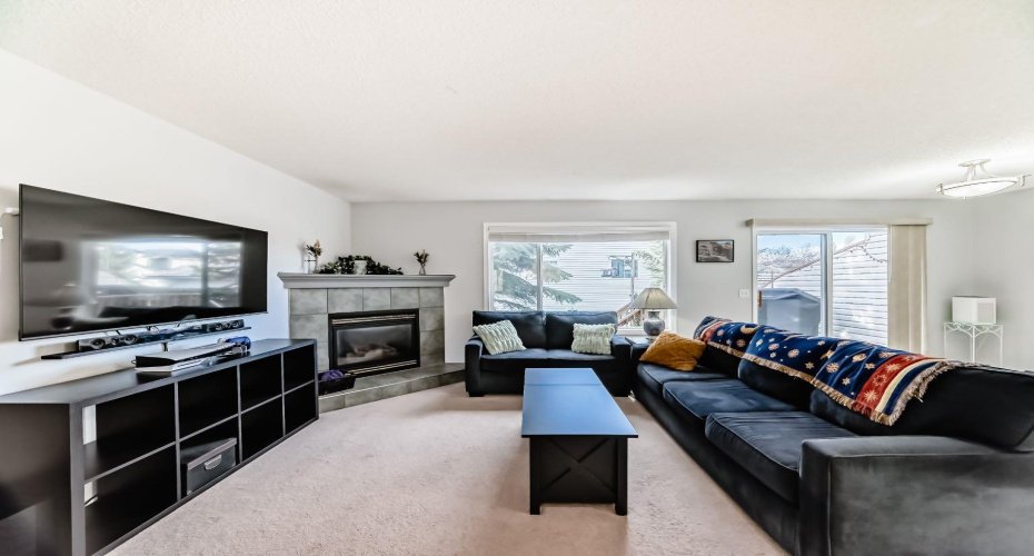 122 Bow Ridge Crescent, Cochrane, Alberta T4C 1V9, 3 Bedrooms Bedrooms, ,3 BathroomsBathrooms,Residential,For Sale,Bow Ridge,A2278590