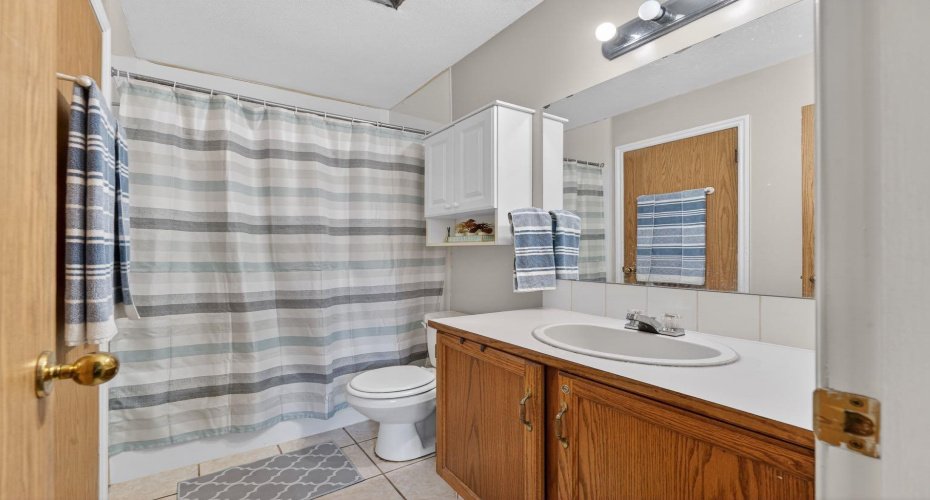 139 Castledale Way, Calgary, Alberta T3J 2A4, 3 Bedrooms Bedrooms, ,2 BathroomsBathrooms,Residential,For Sale,Castledale,A2278900