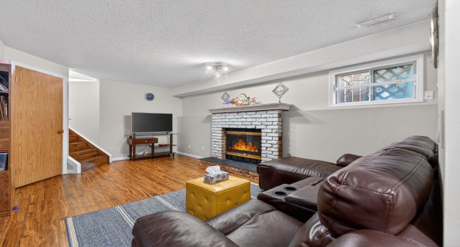 139 Castledale Way, Calgary, Alberta T3J 2A4, 3 Bedrooms Bedrooms, ,2 BathroomsBathrooms,Residential,For Sale,Castledale,A2278900
