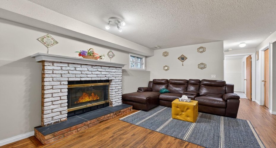 139 Castledale Way, Calgary, Alberta T3J 2A4, 3 Bedrooms Bedrooms, ,2 BathroomsBathrooms,Residential,For Sale,Castledale,A2278900