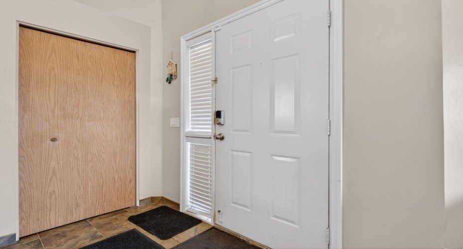 139 Castledale Way, Calgary, Alberta T3J 2A4, 3 Bedrooms Bedrooms, ,2 BathroomsBathrooms,Residential,For Sale,Castledale,A2278900