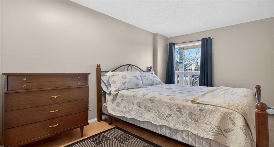 102 Centre Court, Okotoks, Alberta T1S 1Z7, 2 Bedrooms Bedrooms, ,2 BathroomsBathrooms,Residential,For Sale,Centre,A2279063