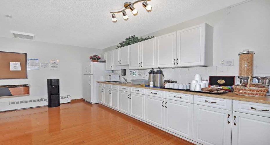 5200 44 Avenue, Calgary, Alberta T1Y 7L4, 2 Bedrooms Bedrooms, ,2 BathroomsBathrooms,Residential,For Sale,44,A2279608