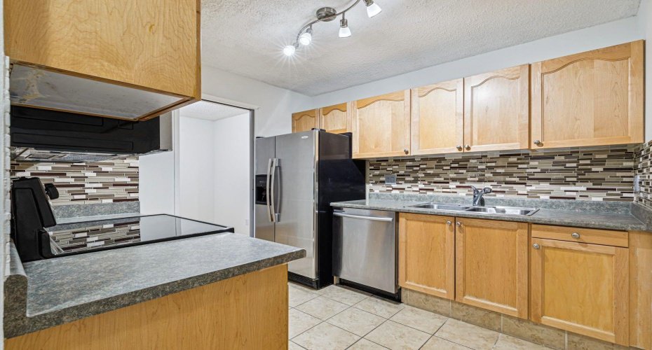 537 14 Avenue, Calgary, Alberta T2R 0M7, 2 Bedrooms Bedrooms, ,1 BathroomBathrooms,Residential,For Sale,14,A2279636