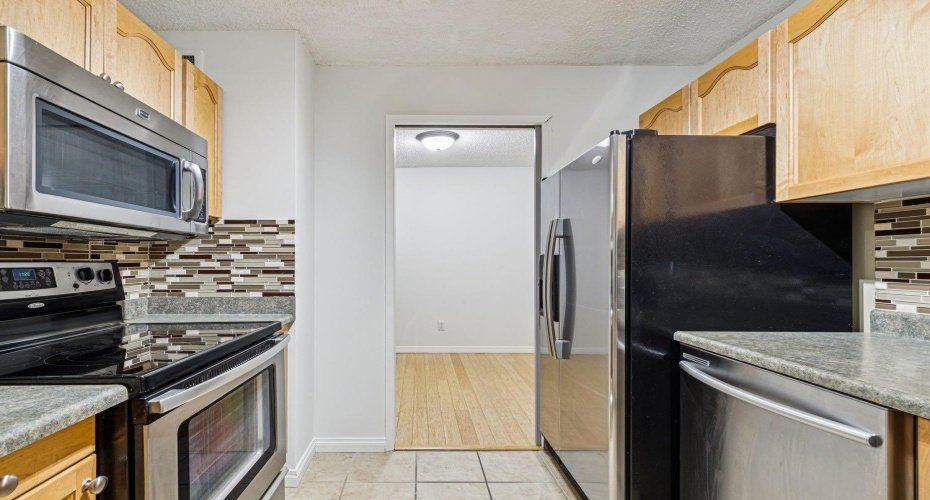 537 14 Avenue, Calgary, Alberta T2R 0M7, 2 Bedrooms Bedrooms, ,1 BathroomBathrooms,Residential,For Sale,14,A2279636