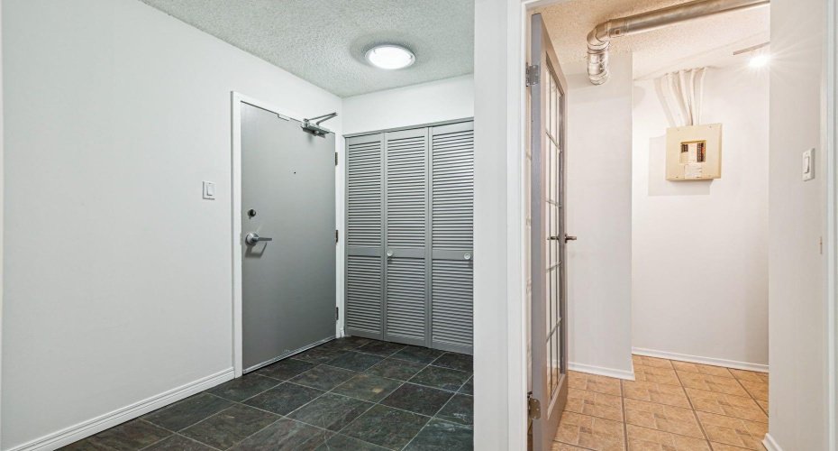 537 14 Avenue, Calgary, Alberta T2R 0M7, 2 Bedrooms Bedrooms, ,1 BathroomBathrooms,Residential,For Sale,14,A2279636