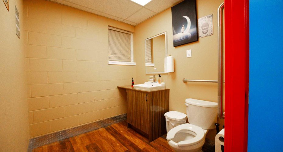 Calgary, Alberta, ,Commercial,For Lease,A2279952