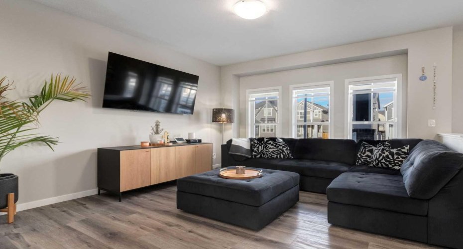 577 Masters Road, Calgary, Alberta T3M 2W3, 4 Bedrooms Bedrooms, ,4 BathroomsBathrooms,Residential,For Sale,Masters,A2278769