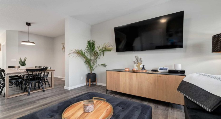 577 Masters Road, Calgary, Alberta T3M 2W3, 4 Bedrooms Bedrooms, ,4 BathroomsBathrooms,Residential,For Sale,Masters,A2278769