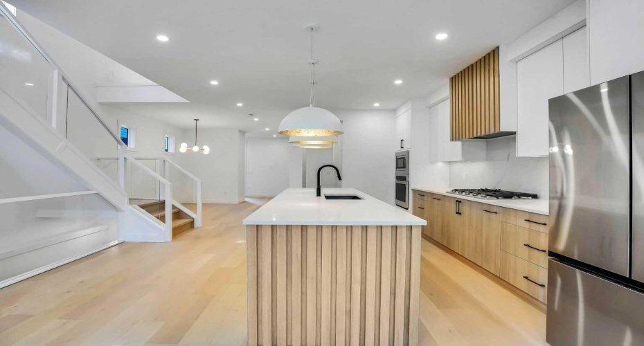 602 25 Avenue, Calgary, Alberta T2E 1Y5, 4 Bedrooms Bedrooms, ,4 BathroomsBathrooms,Residential,For Sale,25,A2279514